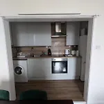 2Br Apartment Earls Court Prime Location