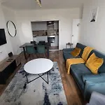 2Br Apartment Earls Court Prime Location