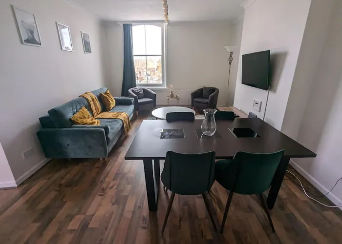 2Br Apartment Earls Court Prime Location