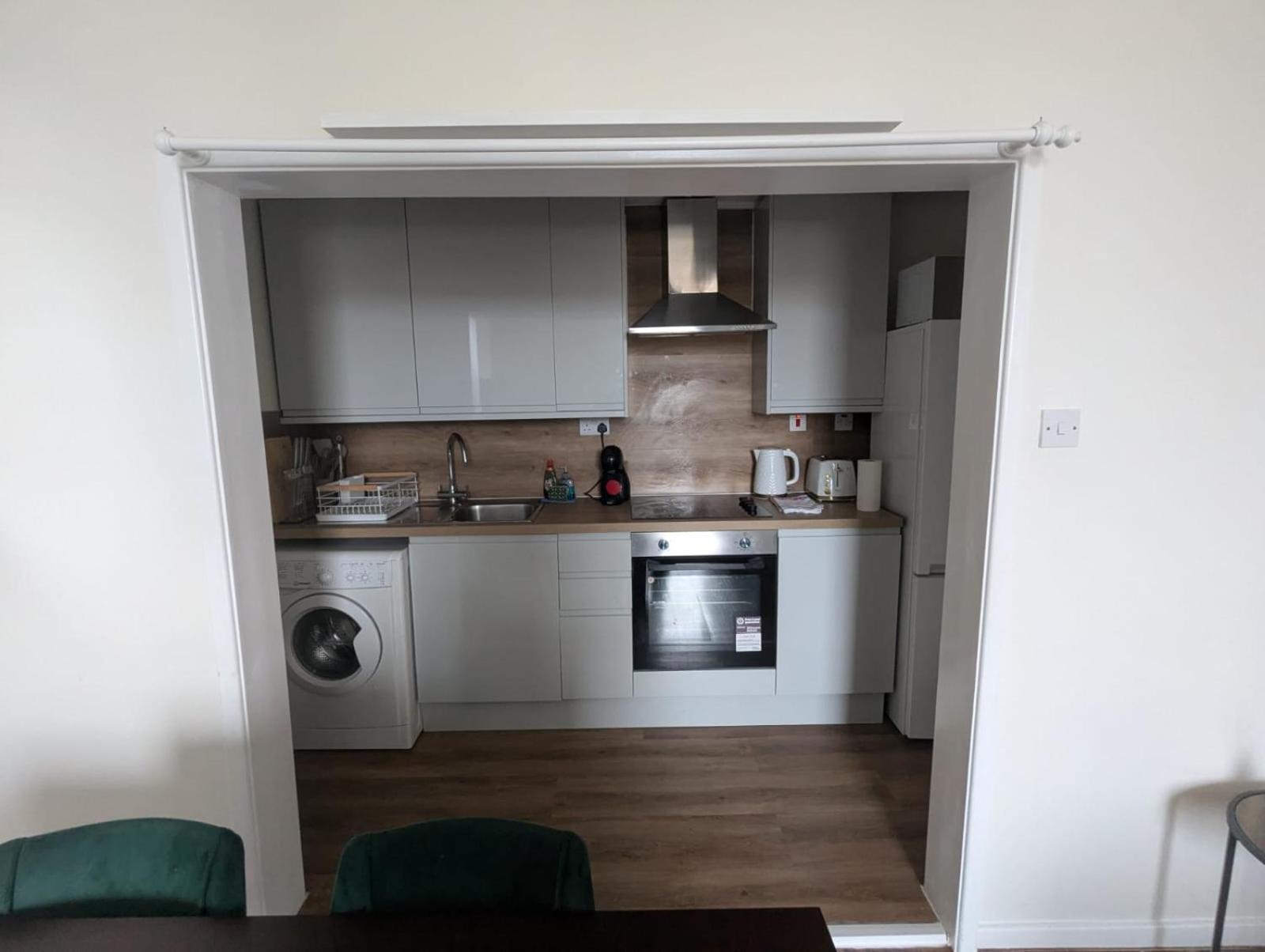 2br Earls Court Prime Location
